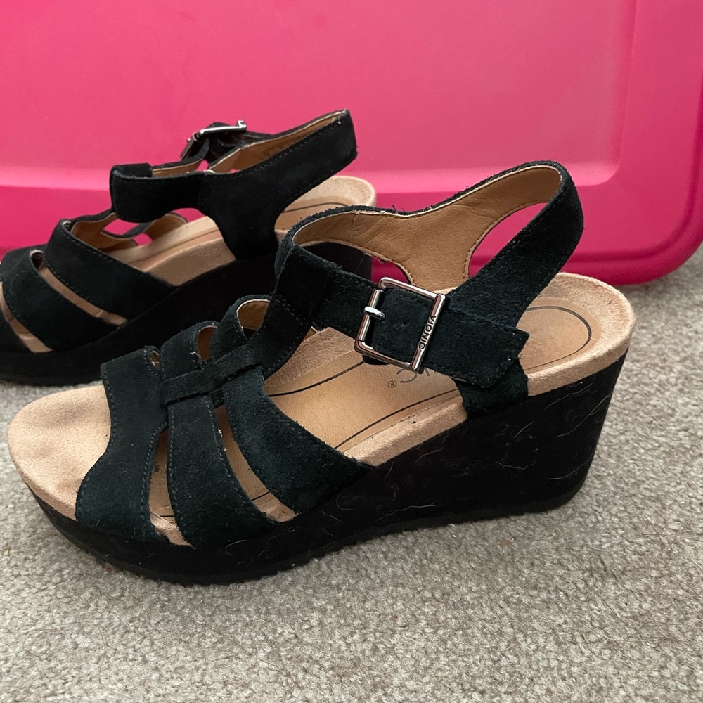 Wedge black sandals